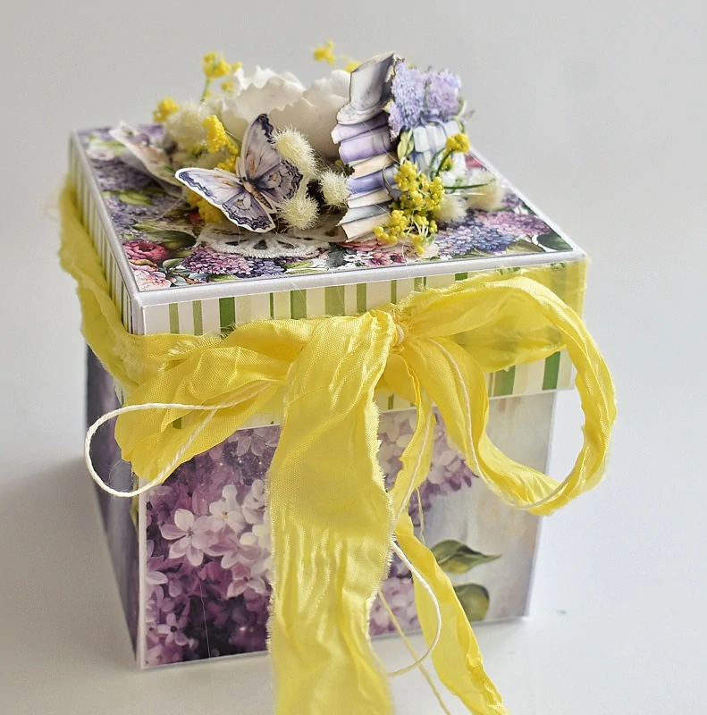 Exploding box No.030 ... Květinářka