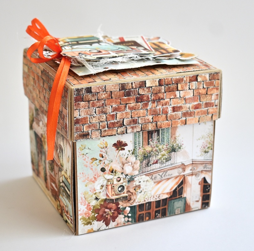 Exploding box No.014 ... Sbaleno na cesty/Place we Go