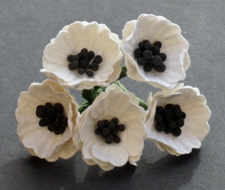 White Poppy Flowers 2 cm - 5 ks