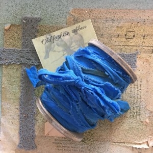 Stuha Old Fashion Linen š. 15-20 mm Blue - 1,2 m 